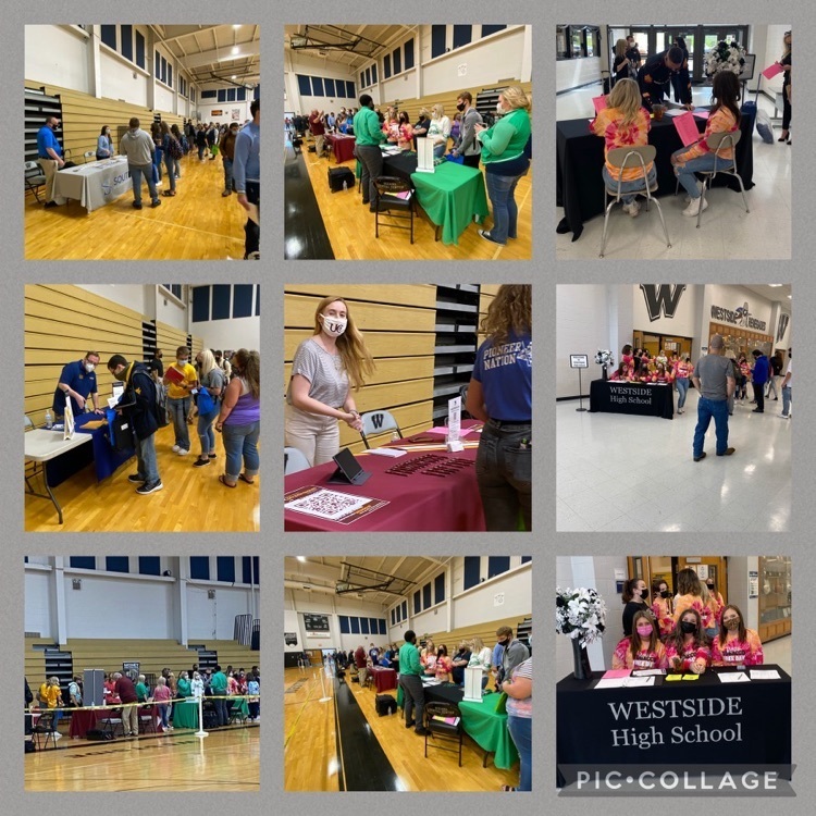 students at a college fair